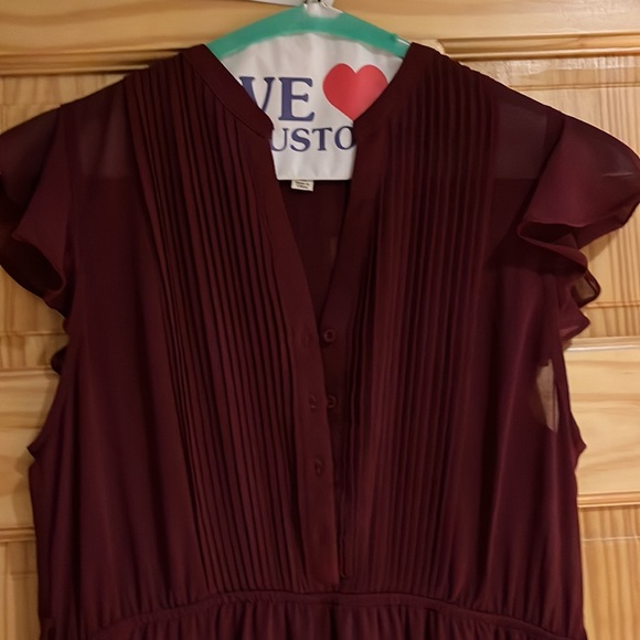 Maroon mini dress with flutter sleeves and sash/belt. Size M. - Picture 2 of 5